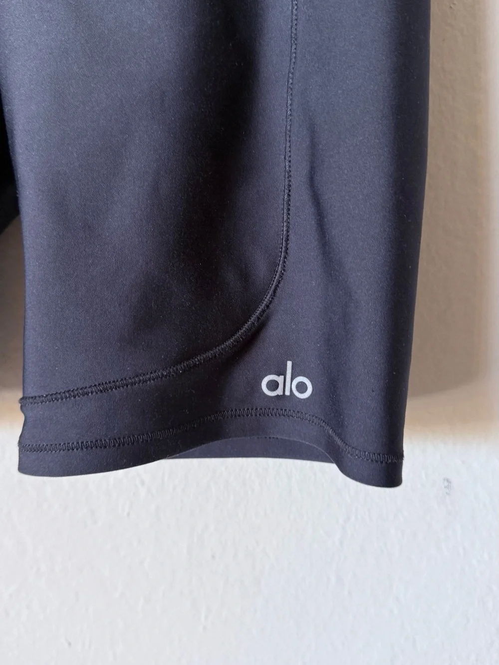 Alo Yoga High-Waist Rider Shorts Black Size XS